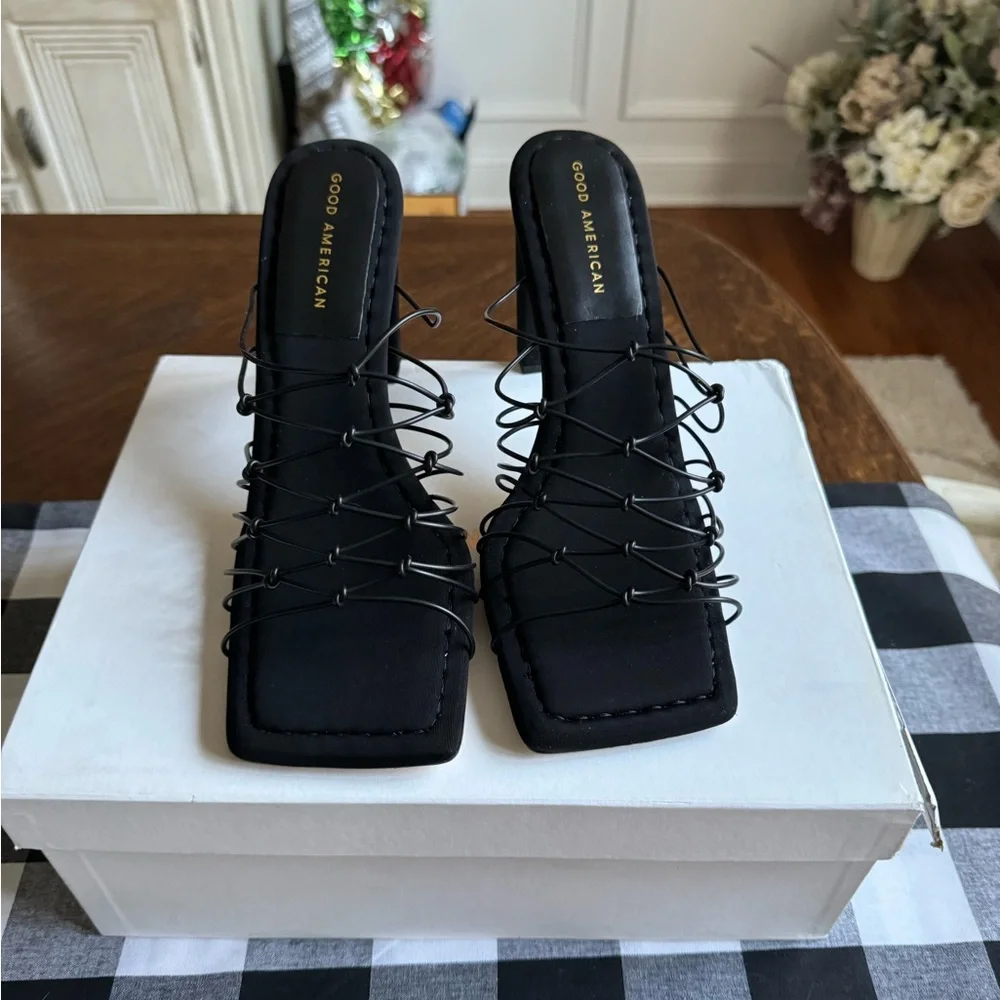 New! Good American Shoes Good American Black Neoprene Caged Mule‎
